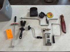Hand Drill, Hand Crank Wrench, Screw Drivers, Florite Grill Velocity Finder, Blade in Sheath, Torque