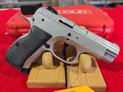 Tanfoglio Defiant Compact  9mm   Pistol