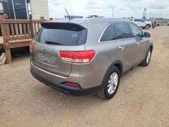 2017  Kia  Sorento LX  SUV 4D