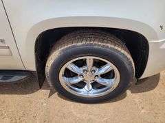 2012  Chevrolet  Avalanche LTZ  SUV 4D