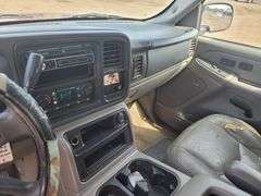 2004  Chevrolet  Tahoe  SUV 4D