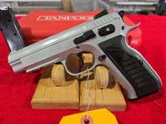 Tanfoglio Defiant Combat Chrome  9mm   Pistol