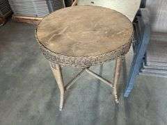 Outdoor Patio Table w/(4) Chairs