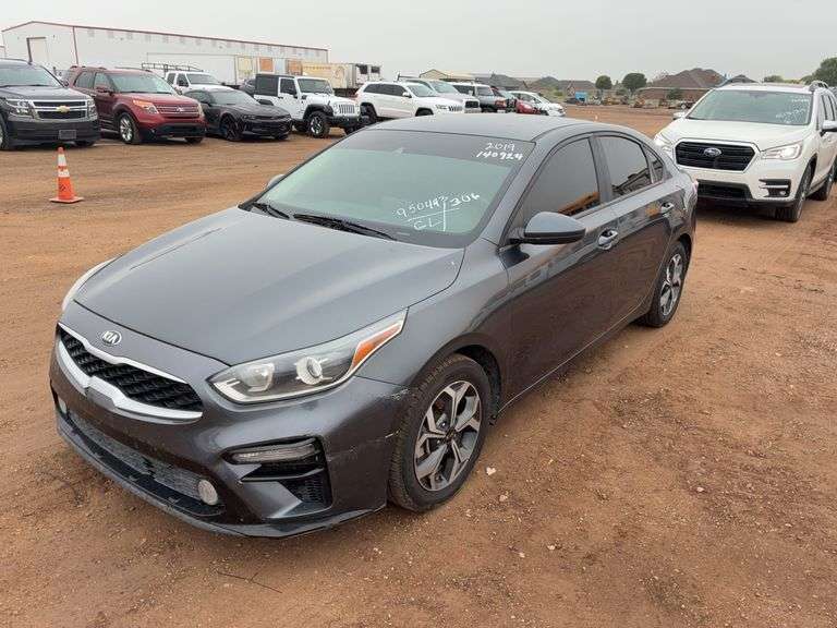 Kia 2019  Kia  Forte FE / LXS  Sedan 4D