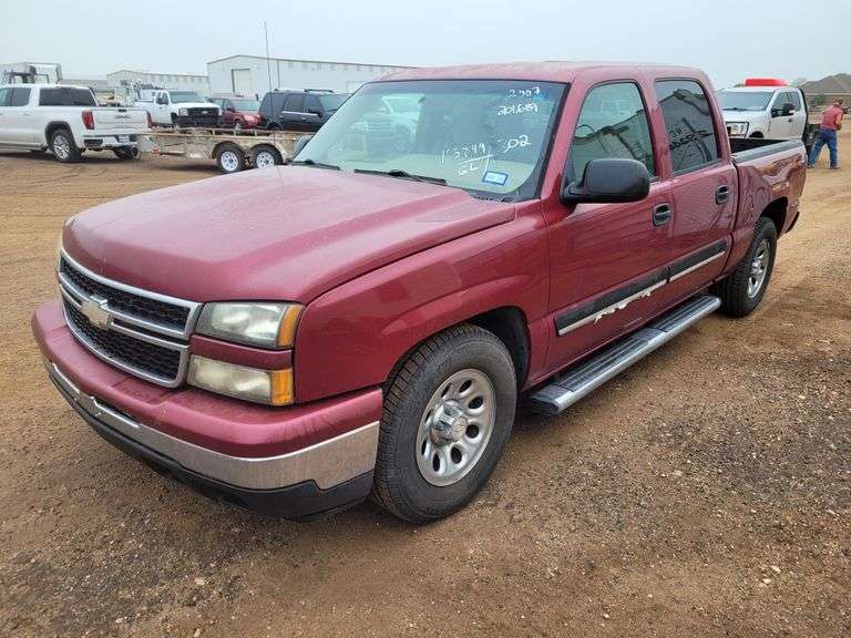 2007  Chevrolet  Silverado Classic 1500 LS  Crew Cab 4D