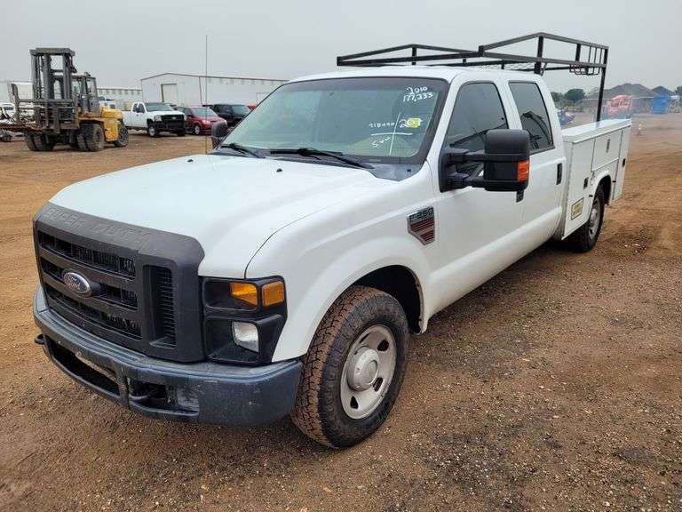 2010  Ford  F250 Super Duty Service Truck  Crew Cab 4D