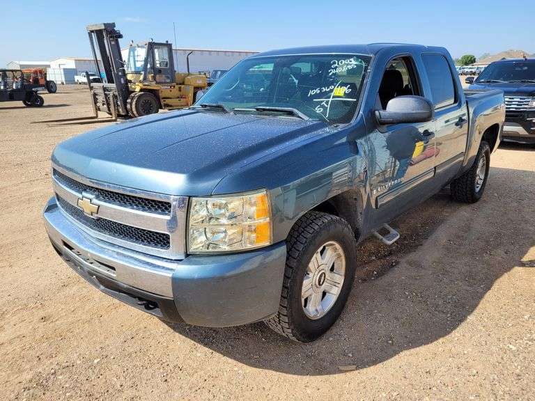 2009  Chevrolet  Silverado 1500 LT  Crew Cab 4D