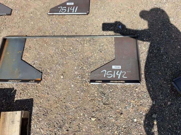 Wolverine  Quick Tach Cut Out Plate