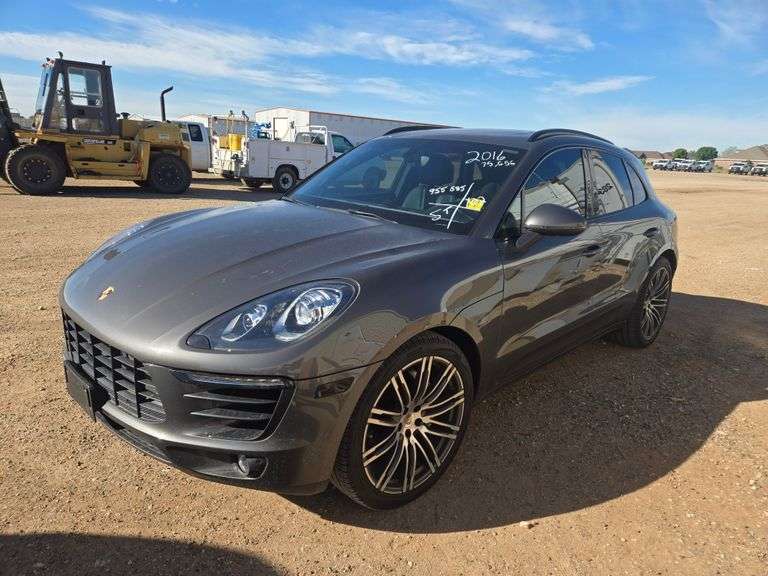 2016  Porsche  Macan S  SUV 4D