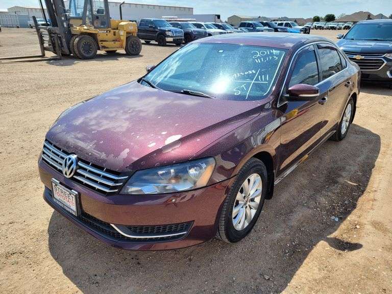 2014  Volkswagen  Passat SE  Sedan 4D