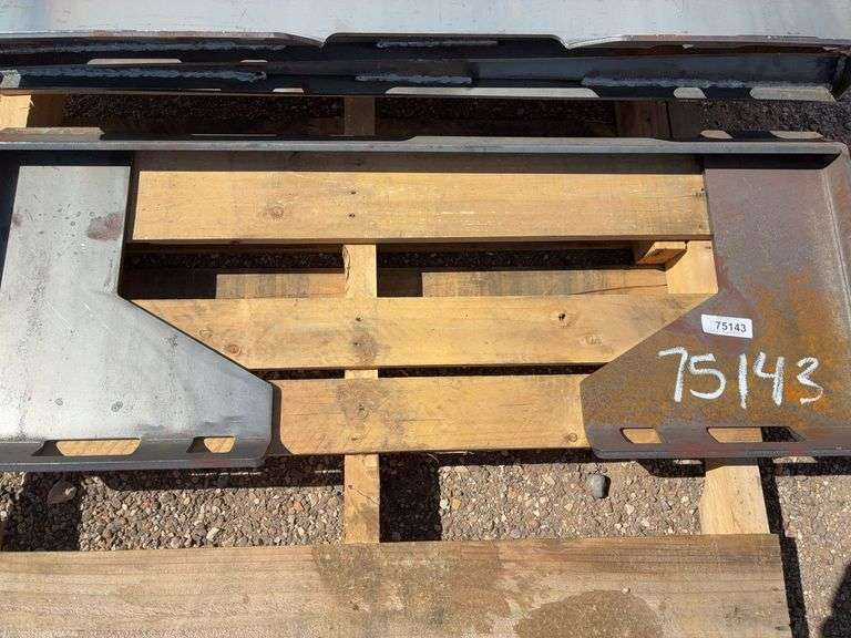 Wolverine  Quick Tach Cut Out Plate