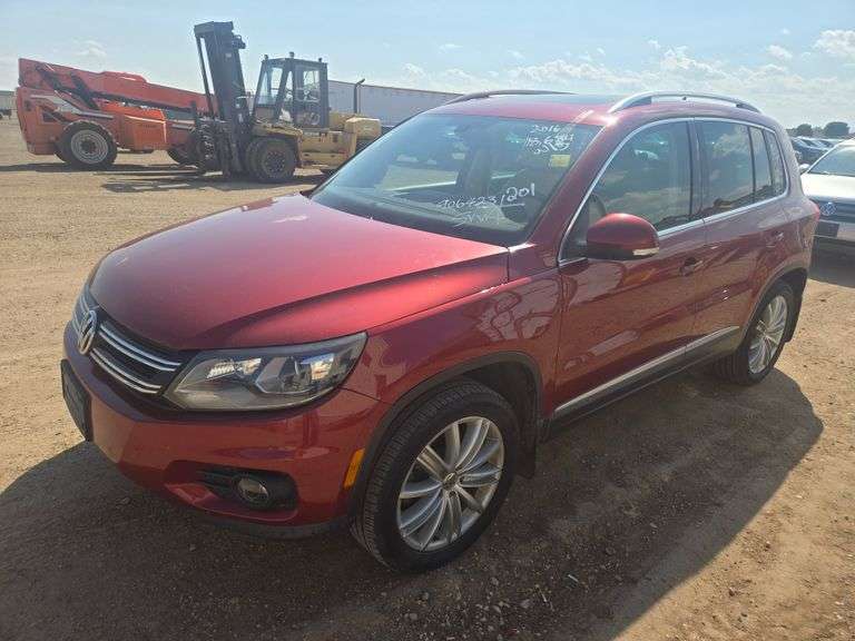 2016  Volkswagen  Tiguan SEL  SUV 4D