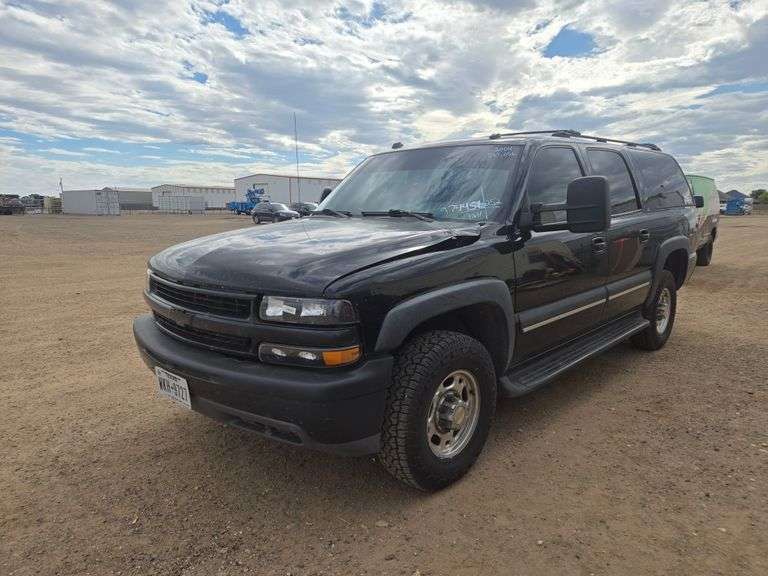 2004  Chevrolet  Suburban 2500 LS   SUV 4D