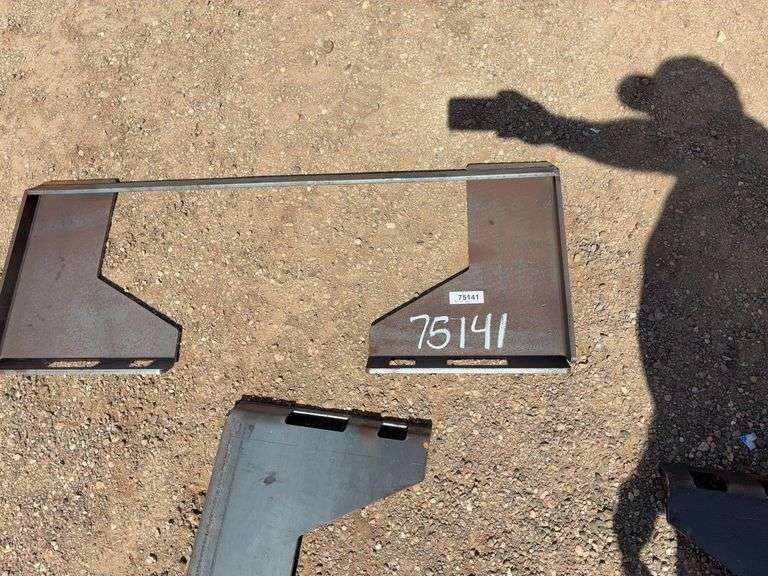 Wolverine  Quick Tach Cut Out Plate