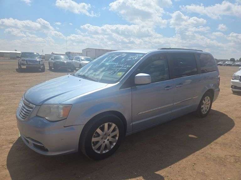 2013  Chrysler  Town & Country Touring  / Wagon 4D