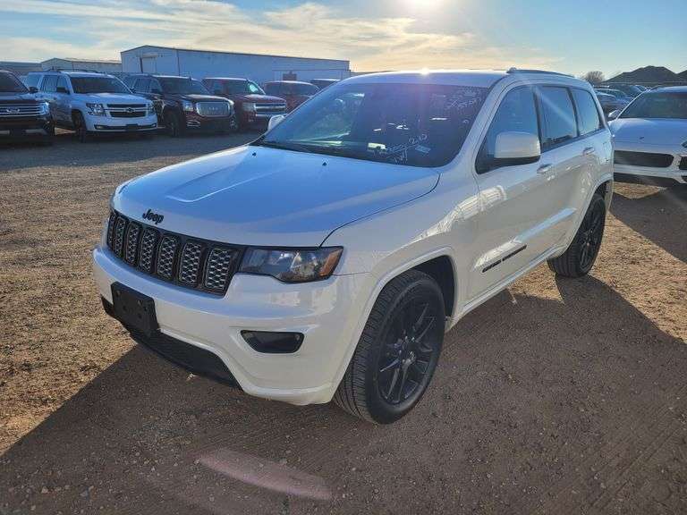 2018 Jeep Grand Cherokee Laredo SUV 4D