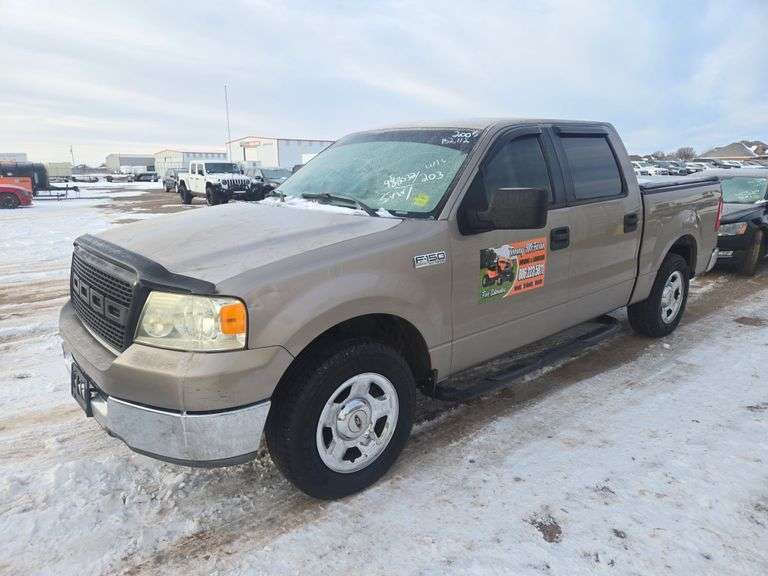 2005  Ford  F150 XLT  Super Crew 4D