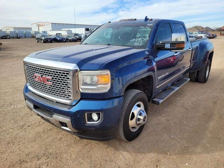 2016  GMC  Sierra 3500 Denali  Crew Cab / LWB / SWB 4D
