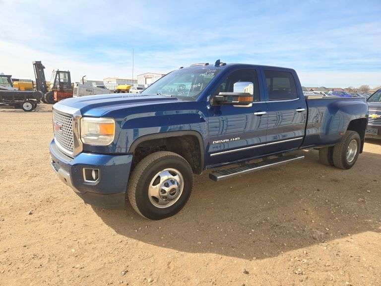 2016 GMC Sierra 3500 Denali Crew Cab / LWB 4D