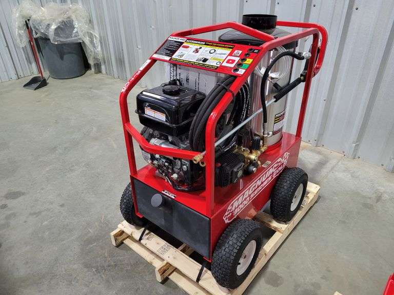 Magnum 4000 Series Gold Pressure Washer