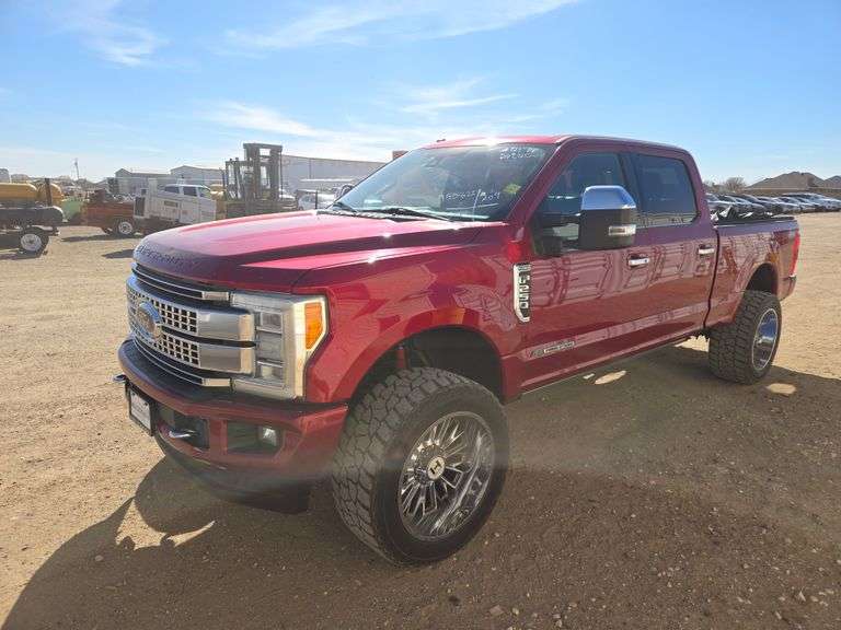 2017 Ford F250 Super Duty Platinum Crew Cab / LWB 4D