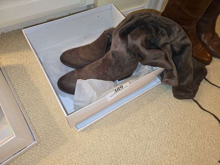 Soft Surroundings Boots sz 71/2M Mink - Assiter Auctioneers