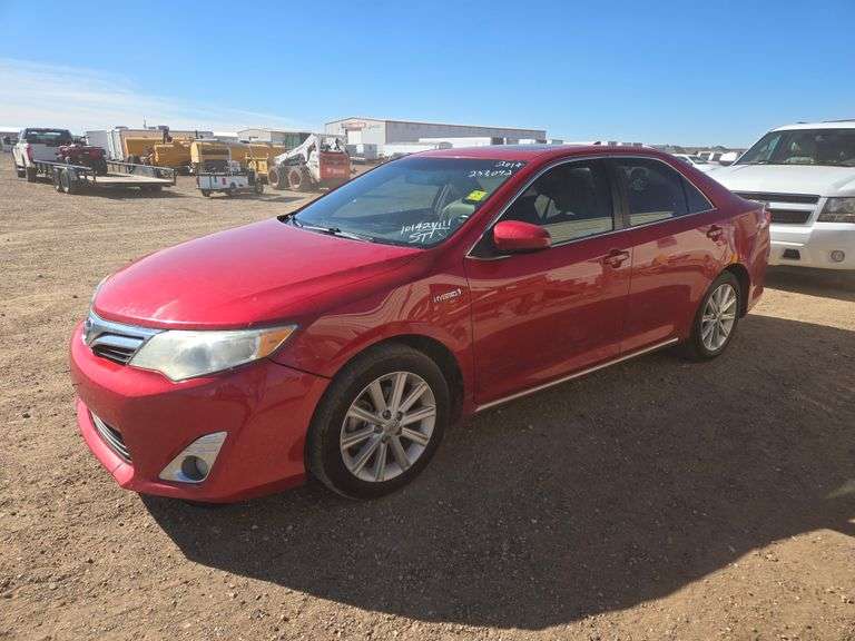 2014  Toyota  Camry Hybrid LE   Sedan 4D