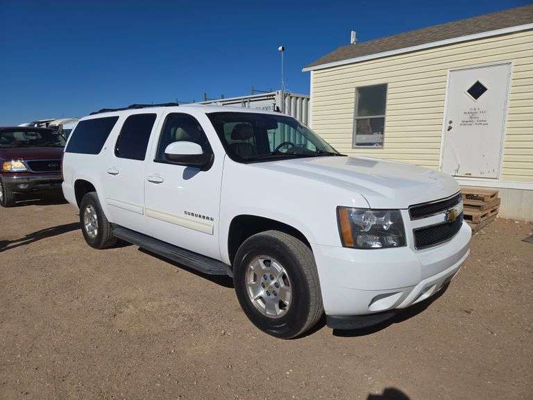 2014  Chevrolet  Suburban 1500 LT  SUV 4D