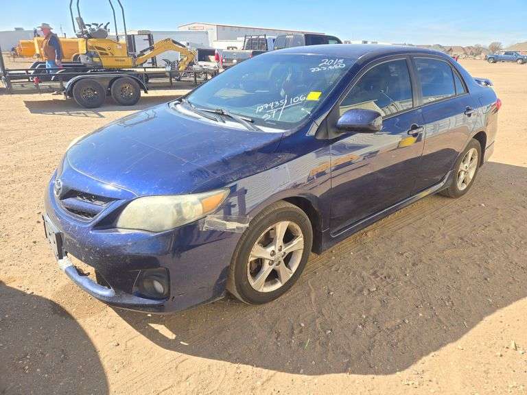 2013 Toyota Corolla LE Sedan 4D
