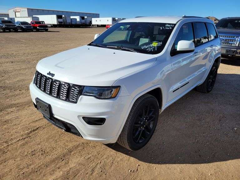 2021  Jeep  Grand Cherokee Laredo  SUV 4D