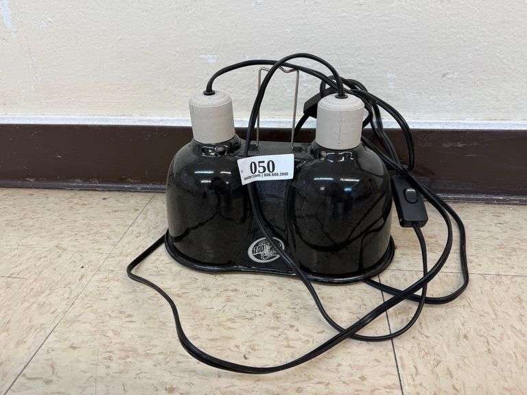 Zoo Med 2 Bulb Light