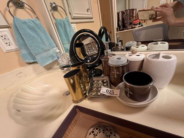 Bathroom Organization/Decoration