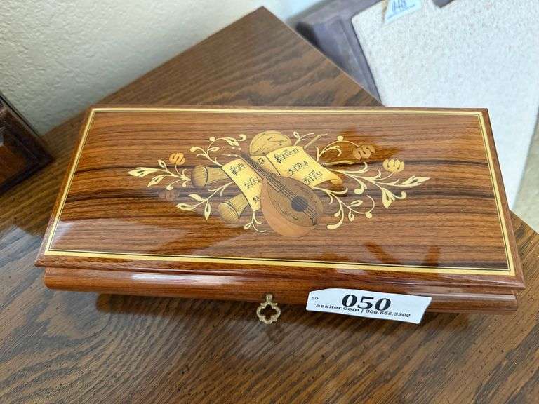Locking Box with Musical Detail