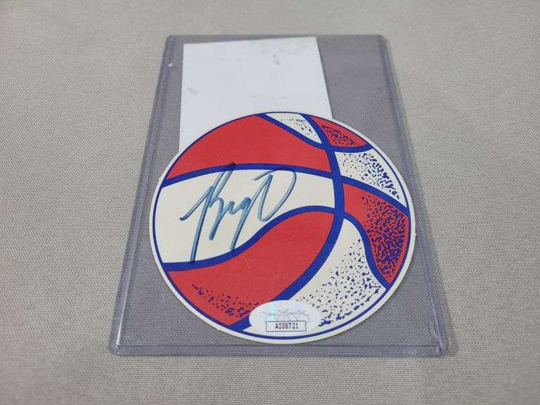 Autographed Basketball Cut Card of Oscar “Big O” Robertson
