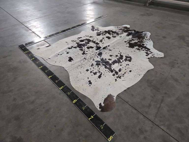 Black and White Hide