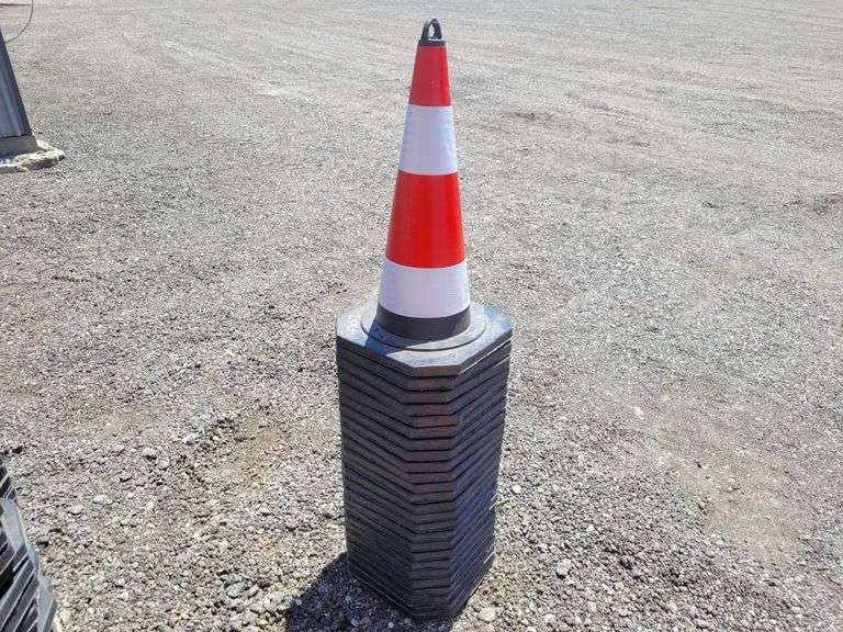 (25) Traffic Cones