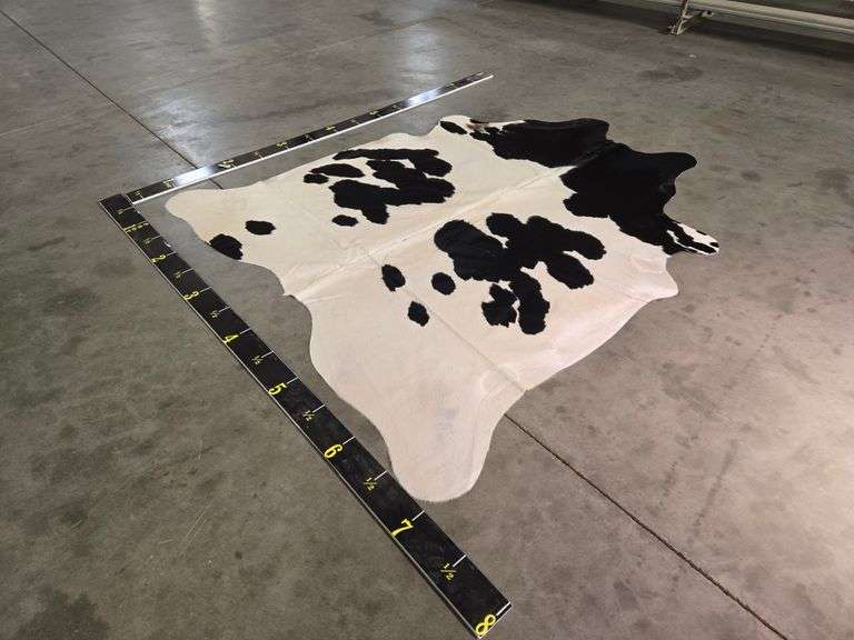 Black And White Hide