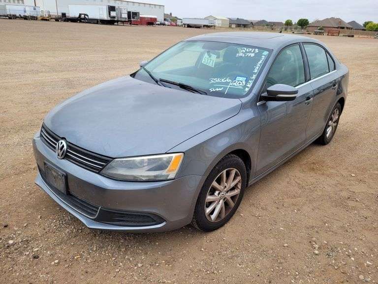 2013  Volkswagen  Jetta SE  Sedan 4D