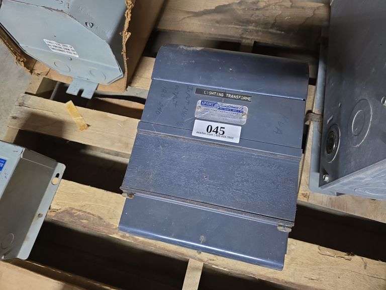 Advance Transformer 5KVA, Input 240V-480V, Secondary 120V-240V Tested Good