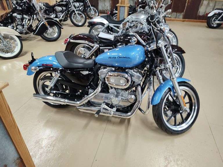 2011  Harley-Davidson  XL883L Sportster 883 SuperLow   Motorcycle