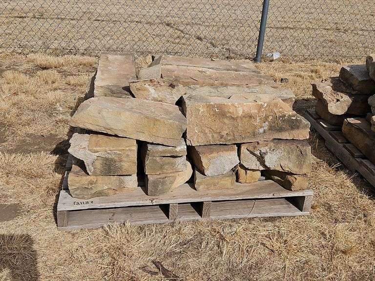 Pallet of Sandstone Wall/Steps/Landscaping Rock