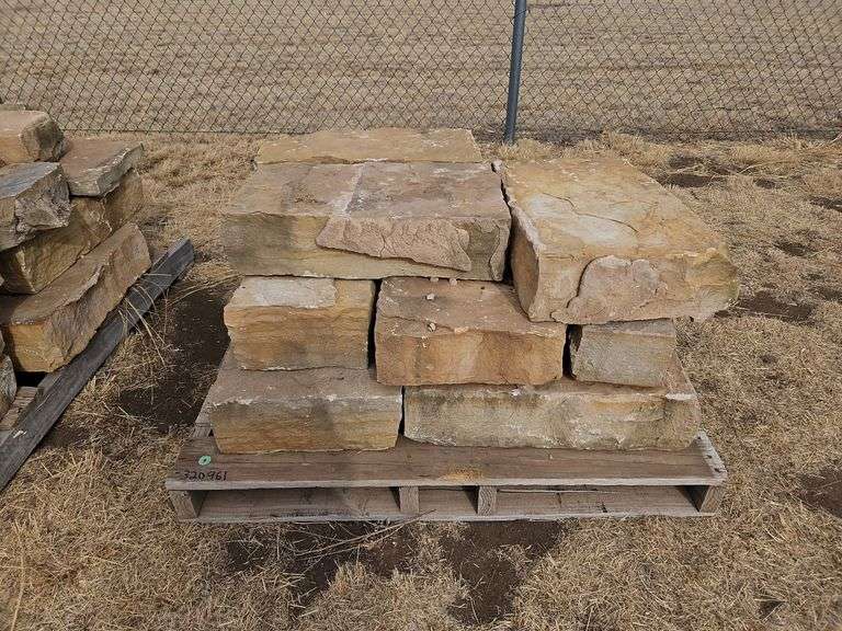 Pallet of Sandstone Wall/Steps/Landscaping Rock