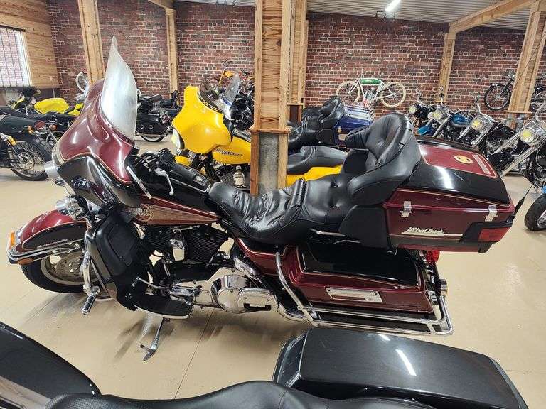 1995 Harley-Davidson FLHT Electra Glide Motorcycle