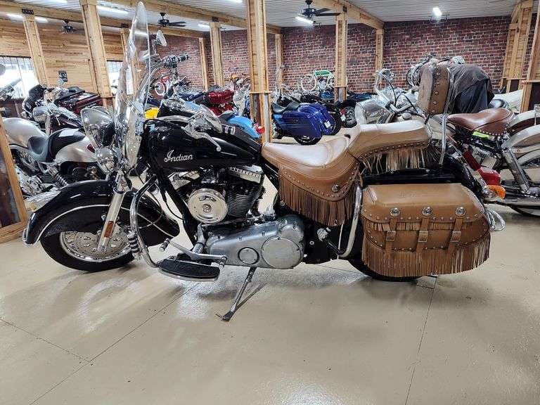 2003  Indian Motorcycle  Chief Spirit Deluxe   Motorcycle