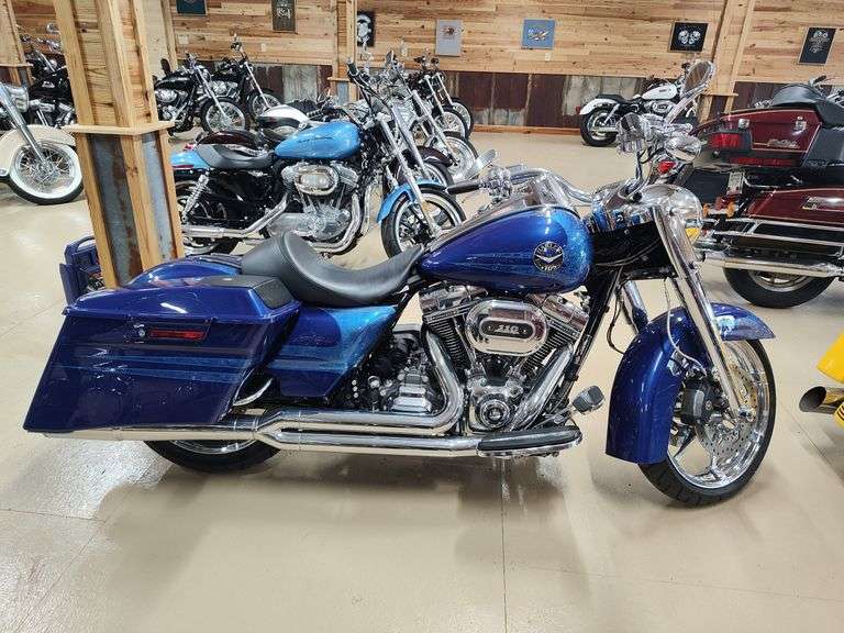2013 Harley-Davidson FLHRSE5 CVO Road King Motorcycle