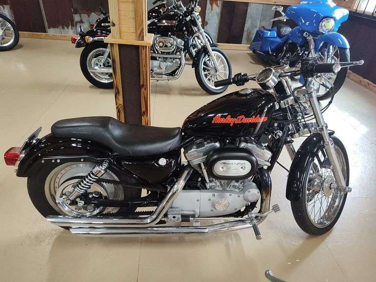 1999 Harley-Davidson XLH883C Sportster 883 Custom Motorcycle