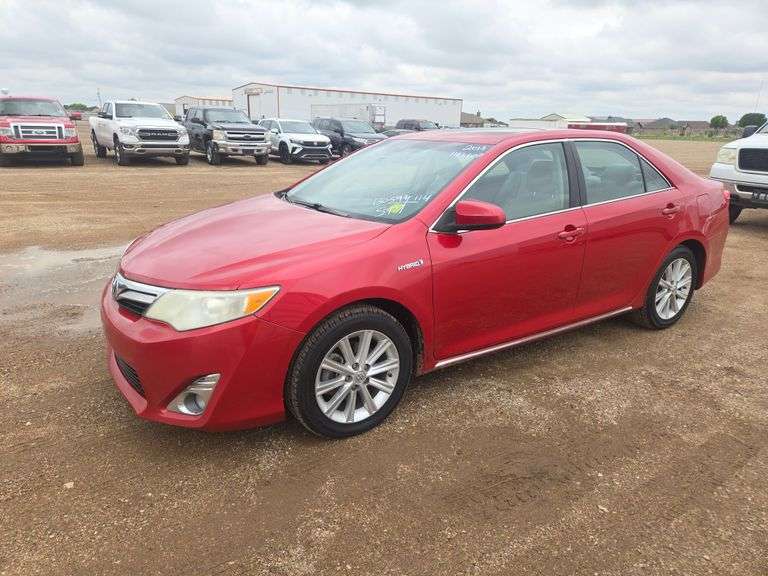 2014  Toyota  Camry Hybrid LE  Sedan 4D