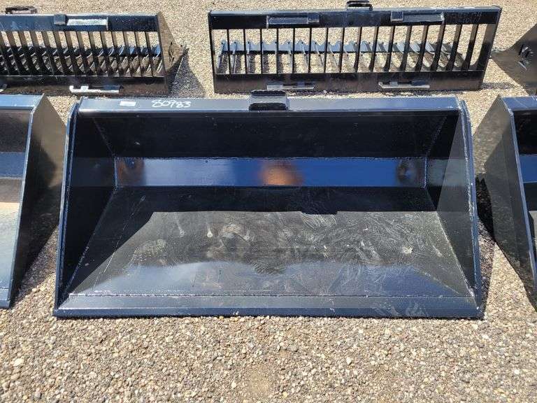 66 in. Bucket With Single Blade