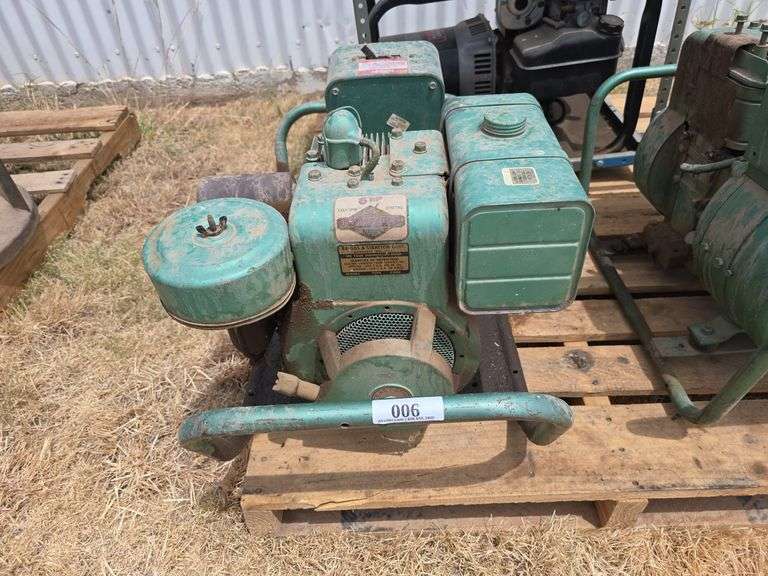 Dayton power Plant model 1W831 w/Briggs & Stratton 6hp Motor