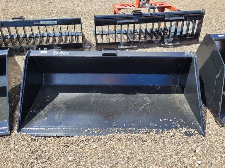 72 in. Bucket With Single Blade